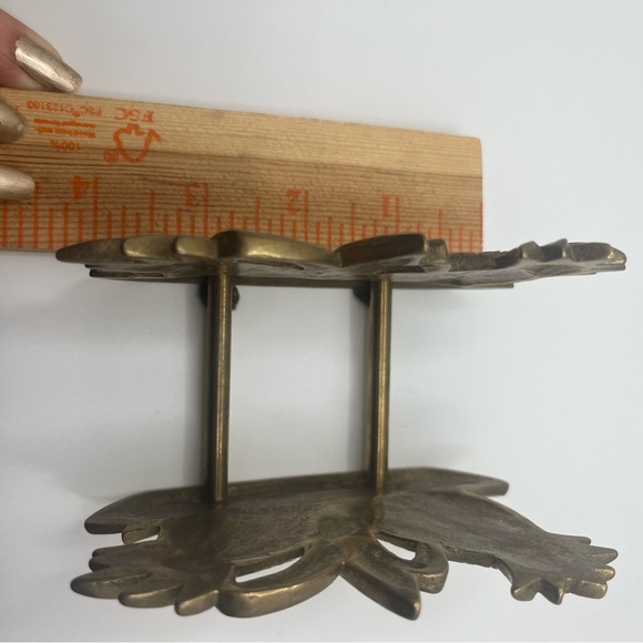 Vintage brass pineapple napkin or letter holder. - Picture 9 of 9